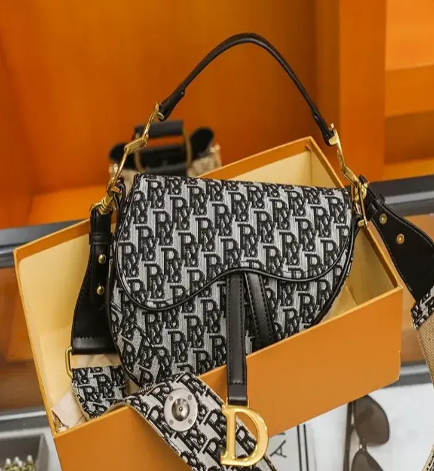 DHgate Dior Saddle Bag Dupe