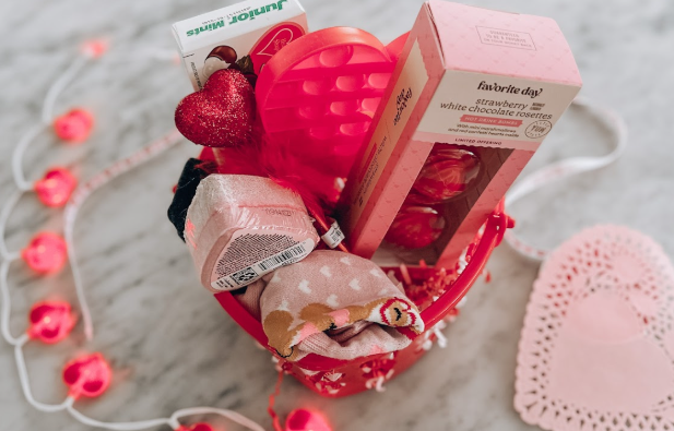 Valentine's Day - Make a Basket of Gifts